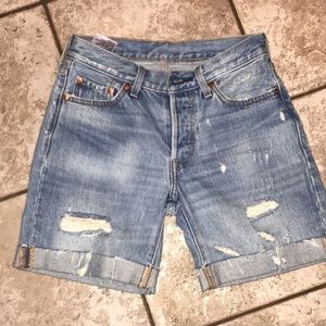 High rise Levi Straus denim shorts